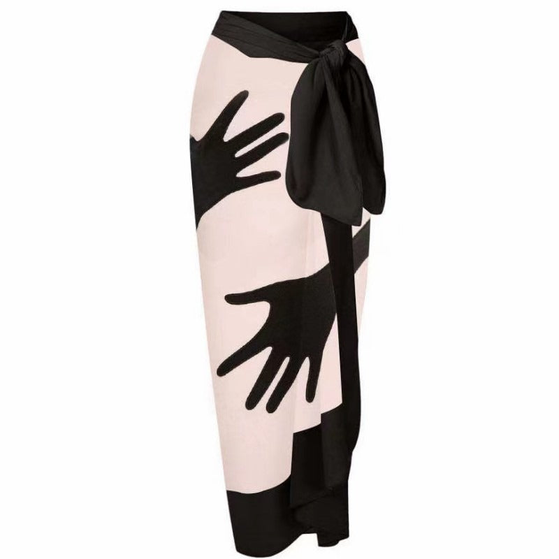 Black and white sarong sold at PeachyBeanz.